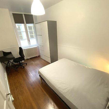 Floydroom'S Pau Chambre Hotes Dans Appartement Partage Proche Chateau Eksteriør billede