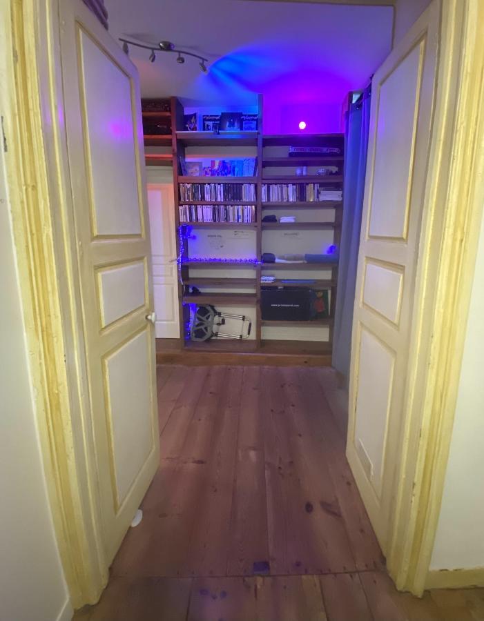 Floydroom'S Pau Chambre Hotes Dans Appartement Partage Proche Chateau Eksteriør billede